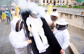 ep apicultores de cantabria se concentran para reclamar medidas de apoyo ante la critica situacion