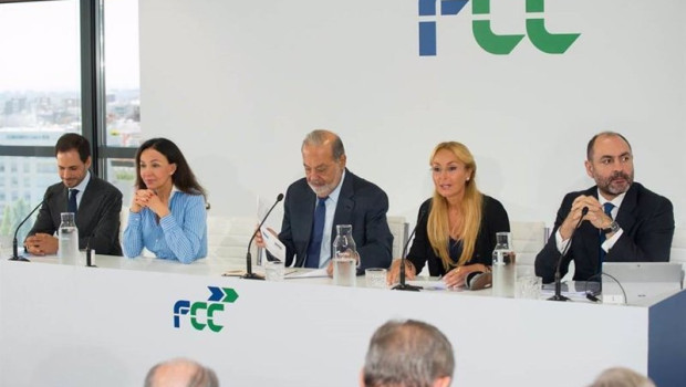 ep archivo   carlos slim esther koplowitz y pablo colio en el investor day del grupo