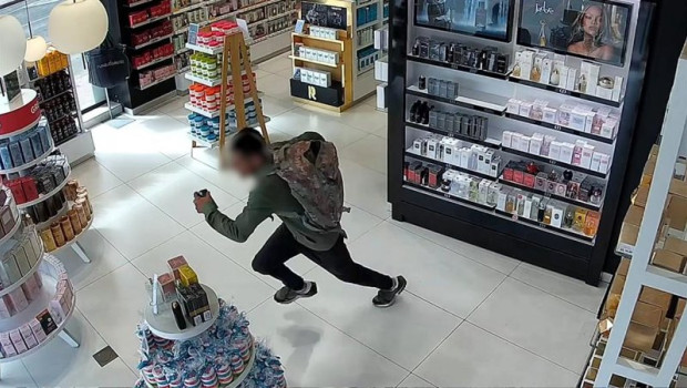 ep archivo   detenido un hombre por un robo con intimidacion y hasta 17 hurtos en comercios de