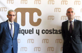 ep archivo   el presidente de miquel y costas jordi mercader y el director general adjunto ignasi