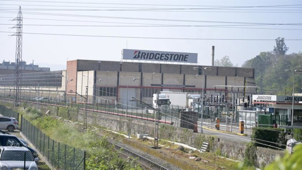 ep archivo   exterior de la planta de bridgestone