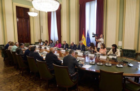 ep archivo   mesa de reunion durante el primer consejo agrario con la representacion renovada de las