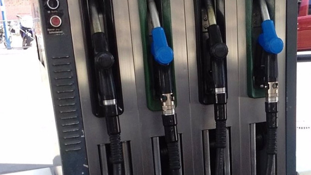 ep archivo   surtidores de gasolina