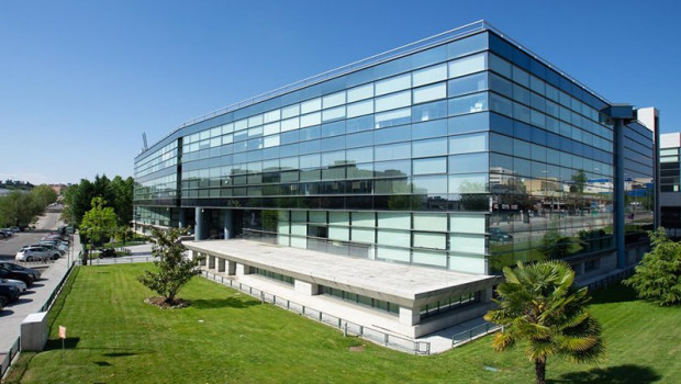 ep archivo   uno de los edificios vendidos por castellana properties