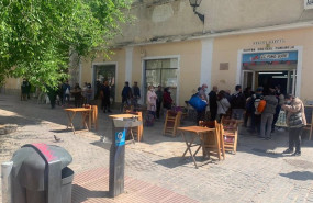 ep cola de personas que acuden al comedor social de la casa del pumarejo ep cola de personas que acuden al comedor social de la casa del pumarejo