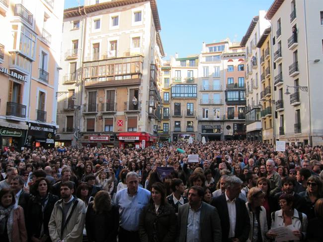 Concentración en Pamplona en rechazo por la sentencia a 'La Manada' | EUROPA PRESS ep concentracionpamplonarechazola sentencia a la manada