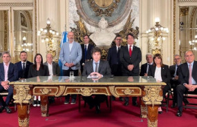 ep el presidente de argentina javier milei junto al resto de miembros de su gobierno