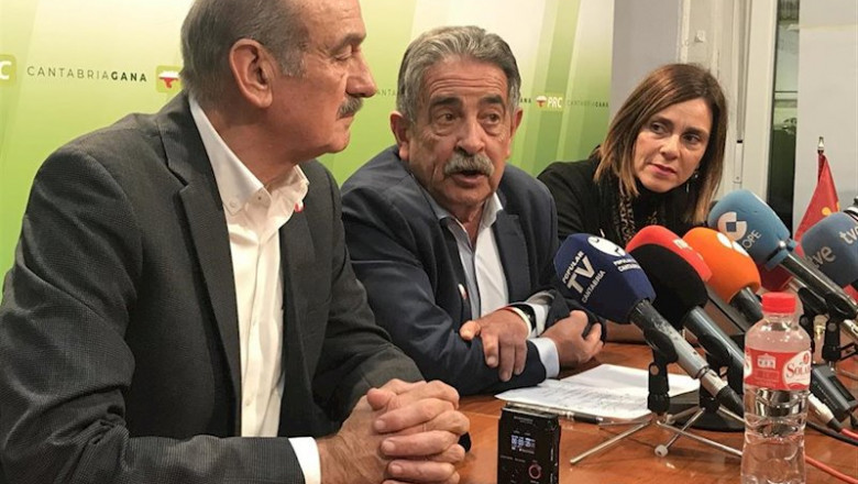 ep el secretari general del prc miguel angel revilla comparece ante los medios para valorar los