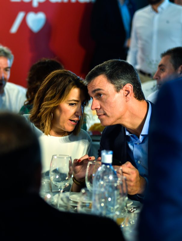 El secretario general del PSOE y presidente del Gobierno en funciones, Pedro Sánchez, y la secretaria general del PSOE-A, Susana Díaz, durante la comida-mitin en Jaén (España), a 8 de octubre del 2019 | Francis J. Cano - Europa Press ep el secretario general del psoe y presidente del gobierno en funciones pedro sanchez y la