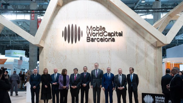 ep foto de familia de los asistentes a la jornada de inauguracion de la xviii edicion del mobile