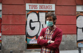 ep gonzalo uno de los duenos de tipos infames ubicada en la madrilena calle de san joaquin posa en