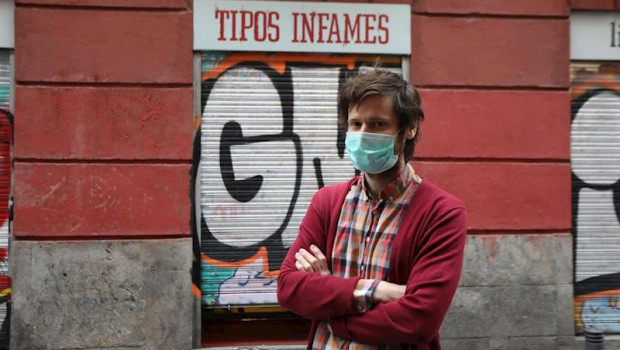 ep gonzalo uno de los duenos de tipos infames ubicada en la madrilena calle de san joaquin posa en