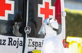 ep imagen de archivo de una ambulancia de la cruz roja