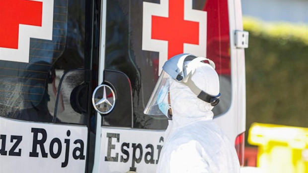 ep imagen de archivo de una ambulancia de la cruz roja