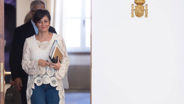 ep la ministra de vivienda y agenda urbana isabel rodriguez llega a una reunion con promotores