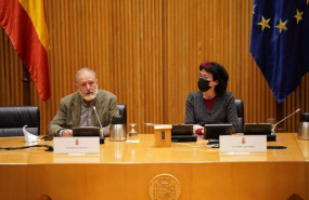 ep los diputados de unidas podemos roberto uriarte y marisa saavedra en las jornadas de economia