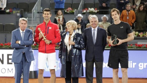 ep manolo santana novak djokovic manuela carmenaandy murraymutua open