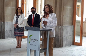 ep maria jesus montero junto a francisco reyes y catalina madueno