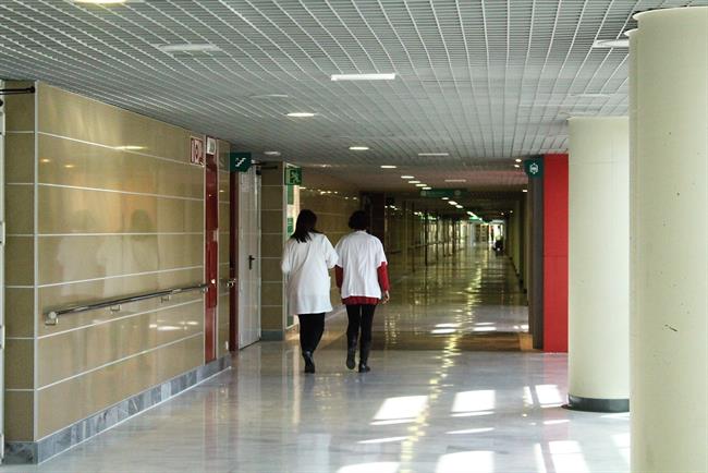 Médicos, hospital, pasillo, recurso, sanitarios, son espases | EUROPA PRESS ep medicos hospital pasillo recurso sanitarios son espases