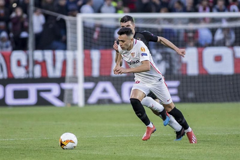 ep munir jugando con el sevilla ante el slavia en la liga europa 2018-2019