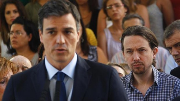ep pedro sanchez y detras pablo iglesias