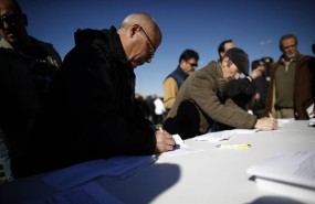 ep referendumtaxistasaeropuerto adolfo suarez madrid-barajasdecidi ep referendumtaxistasaeropuerto adolfo suarez madrid-barajasdecidi