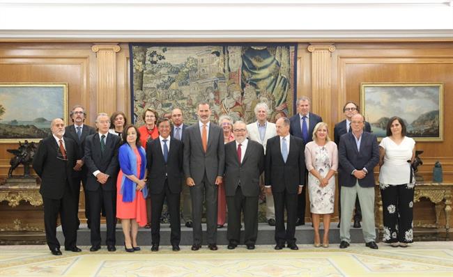 El Rey Felipe VI recibe en audiencia a la Sociedad Geográfica Española | CASA REAL ep rey felipe vi recibeaudienciala sociedad geografica espanola