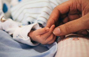 ep una madre con su bebe