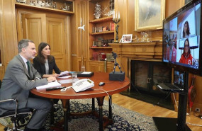 ep videoconferencia de los reyes con responsables de cruz roja espanola