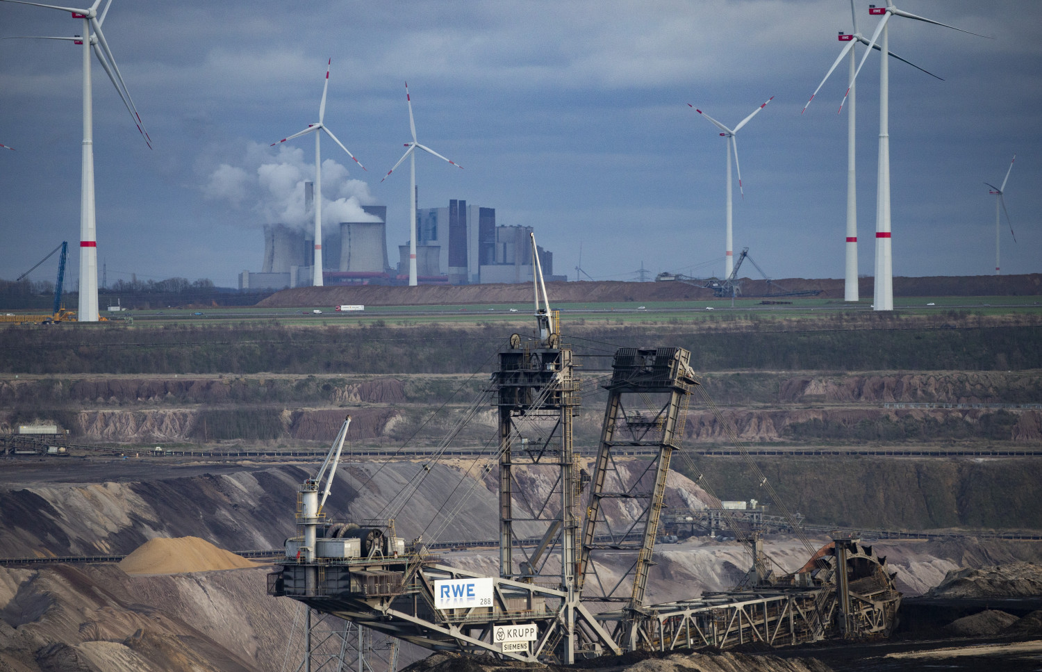 charbon mine garzweiler lutzerath rwe 20230421174614 