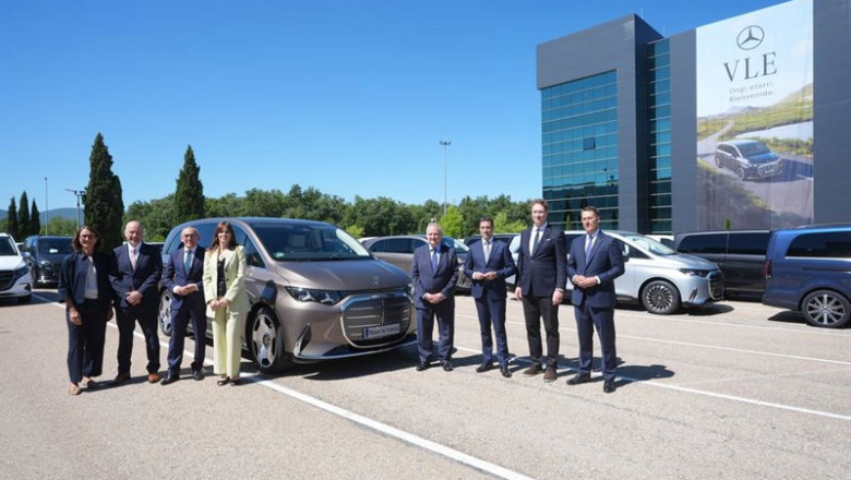 ep acto de inicio de produccion en serie del nuevo vehiculo vle en mercedes benz vitoria