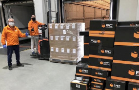 ep almacenes de pccompontes durante una campana de donacion