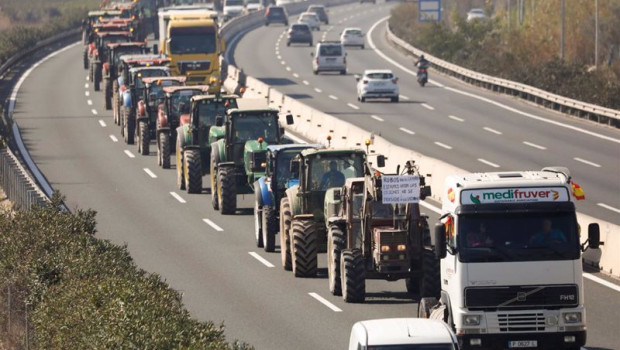 ep archivo   tractores y camiones en las carreteras de murcia en las movilizaciones de febrero