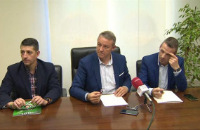 ep de izquierda a dercha el secretario de organizacion de jucil jesus pague el secretario general de