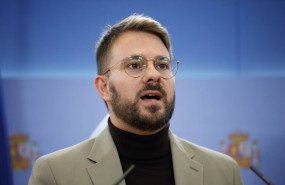 ep el diputado de sumar alberto ibanez durante una rueda de prensa en el congreso de los diputados a