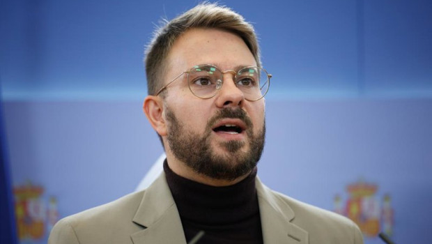 ep el diputado de sumar alberto ibanez durante una rueda de prensa en el congreso de los diputados a