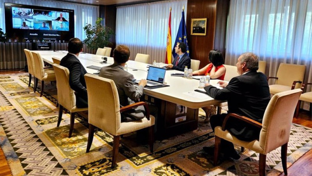 ep el ministro de industria y turismo jordi hereu y la secretaria de estado de industria rebeca 20250609121502