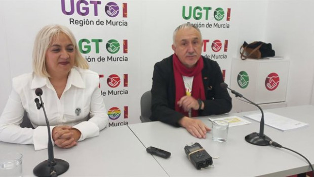 ep el secretario general de ugt pepe alvarez junto a la maxima dirigente del sindicato en la region