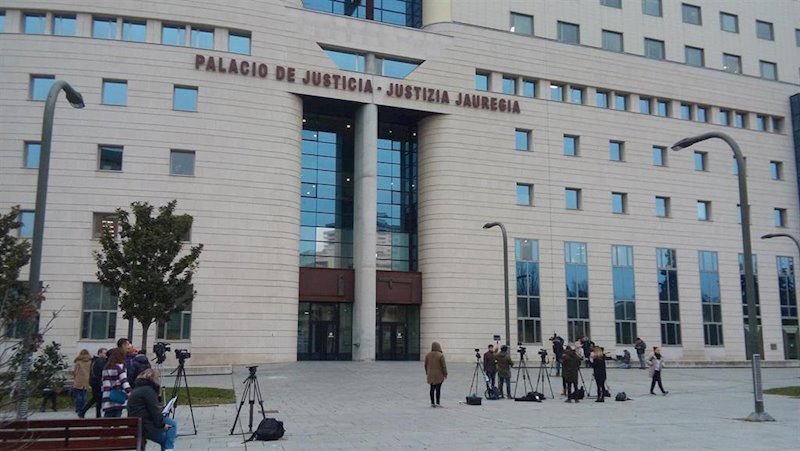 ep exterior del palacio de justicia de pamplona