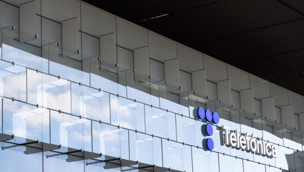 ep fachada de la sede de telefonica ep fachada de la sede de telefonica