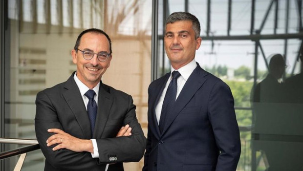 ep gianni armani consejero delegado de endesa izq y daniele caprini director general de