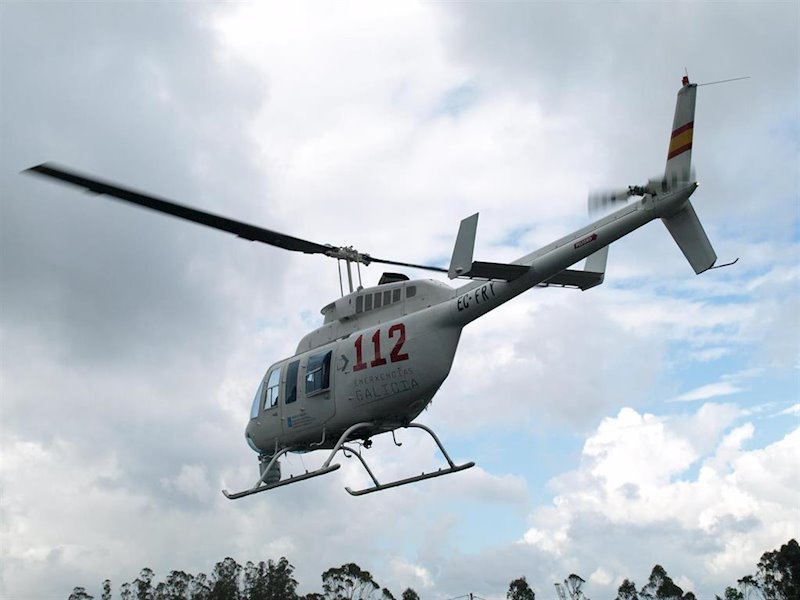 ep helicoptero de emergencias del 112 en vuelo