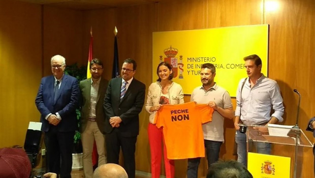 ep la ministraindustria comercioturismo reyes maroto ysecretario generalindustriadepyme raul blanco enfirmaacuerdo definitivoalcoa