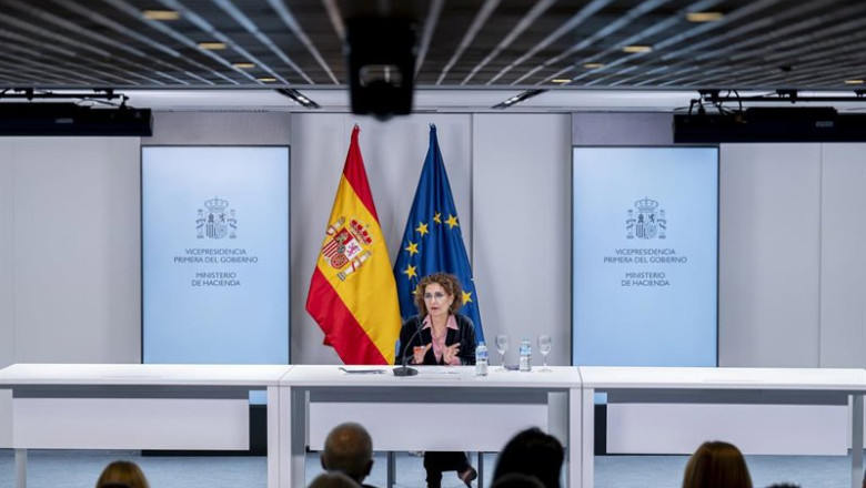 ep la vicepresidenta primera y ministra de hacienda maria jesus montero ofrece una rueda de prensa