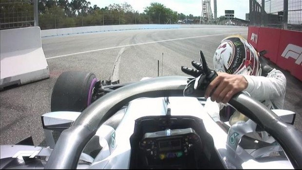 ep lewis hamiltonarrodillasu mercedes