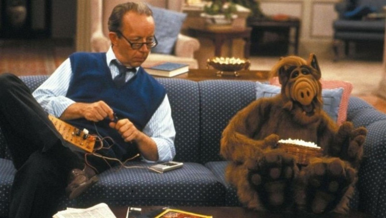 Max Wright, el actor que dio vida a Willie Tanner, en una secuencia de la comedia de la década de los 80 ALF | NBC ep max wright actordio vidawillie tanner ensecuenciala comediala decadalos 80 alf