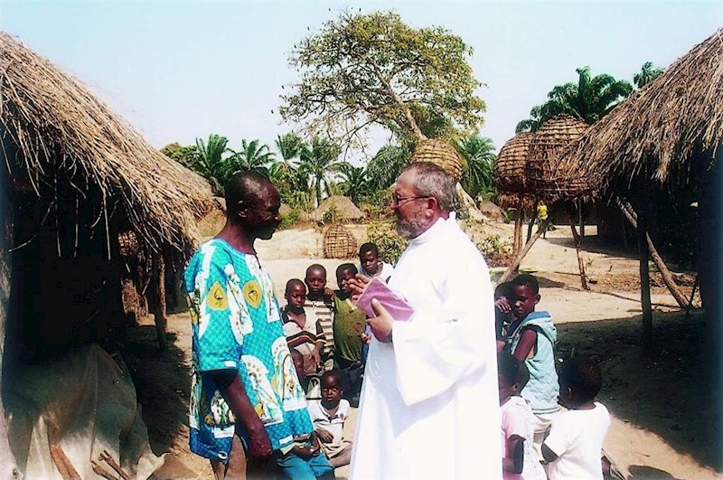 ep misionero benedicto sanchez en angola