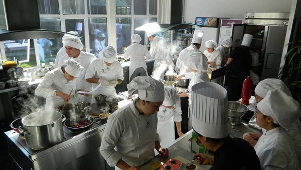 ep nestle ampliaprogramaformacionjovenesel areafoodservicetodomundo