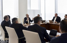 ep onur gen consejero delegado de bbva con el equipo de usa