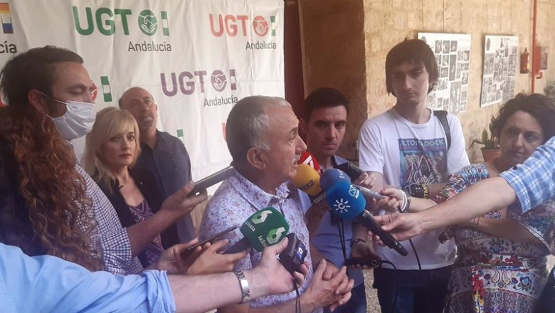 Pepe Álvarez atiende a los periodistas en Jaén. | AA/EP ep pepe alvarez atiende a los periodistas en jaen